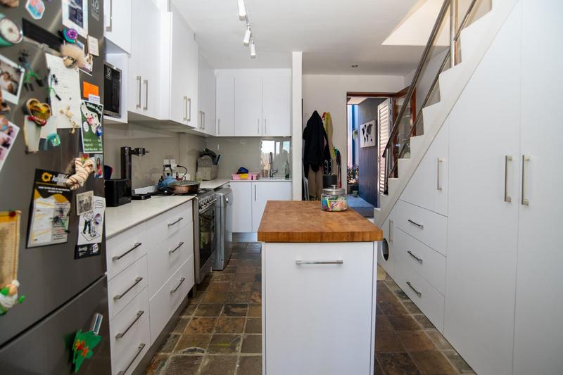 2 Bedroom Property for Sale in Sea Point Western Cape